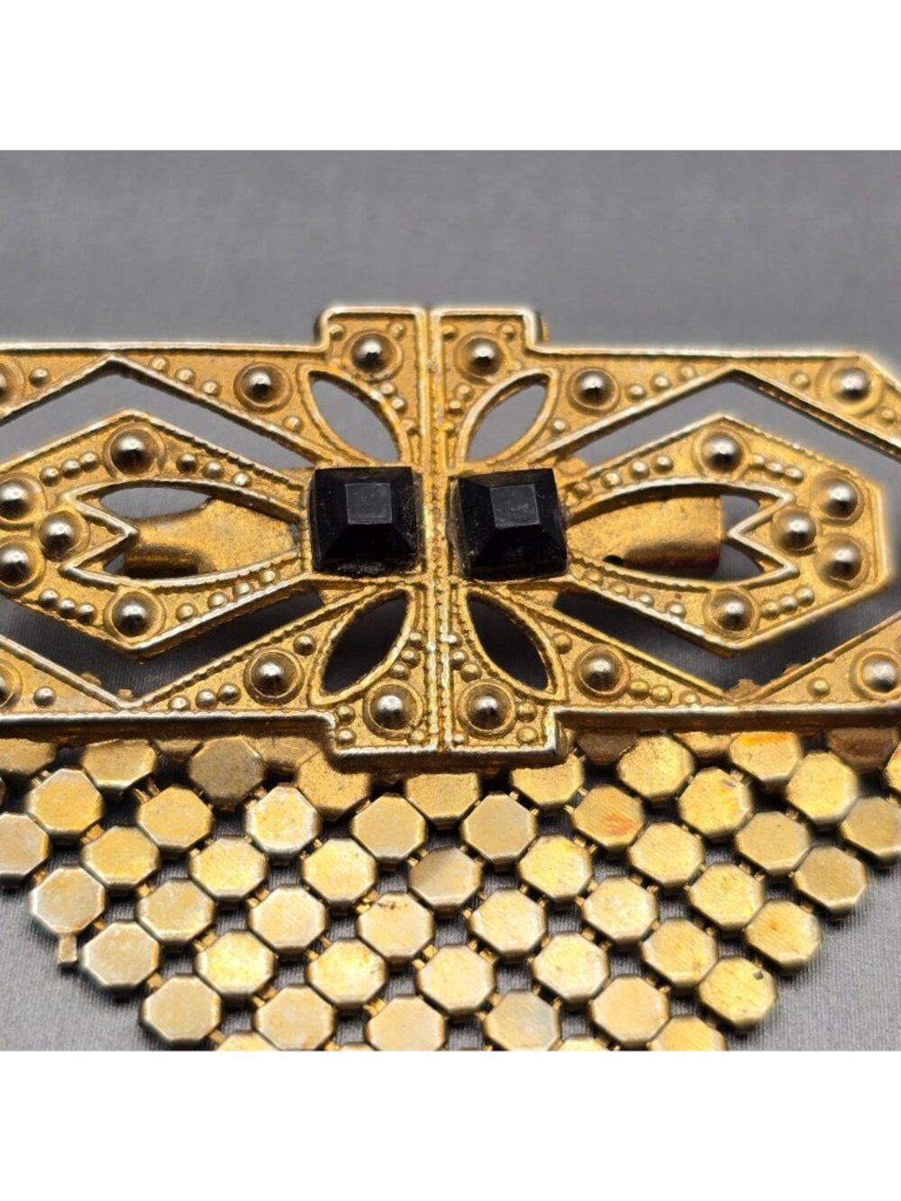 Vintage Art Deco Brooch 2.5" Black Glass Brass Chainmail Mesh Bib Pin - Picture 2 of 6